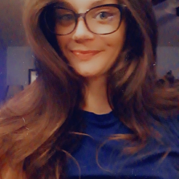 Meet your Posher, Lindsey - Picture 1 of 1